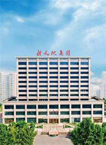 至暗時(shí)刻，我們?cè)撊绾味冗^？